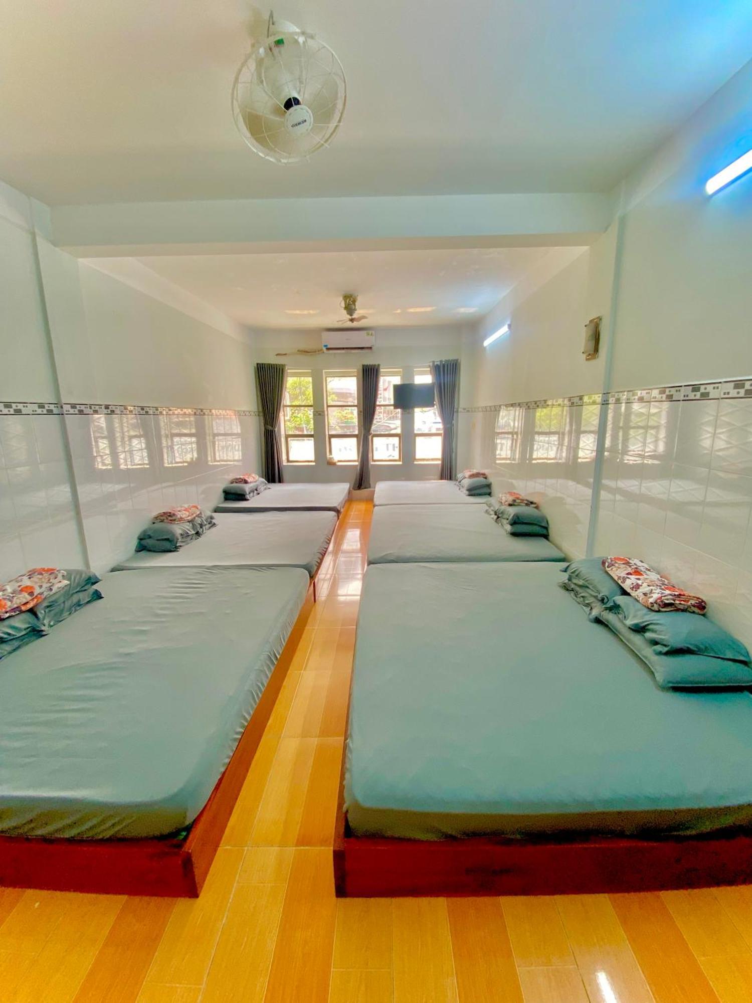 Nha Nghi Cam Tien 2 Hostel Ha Tien Exterior foto
