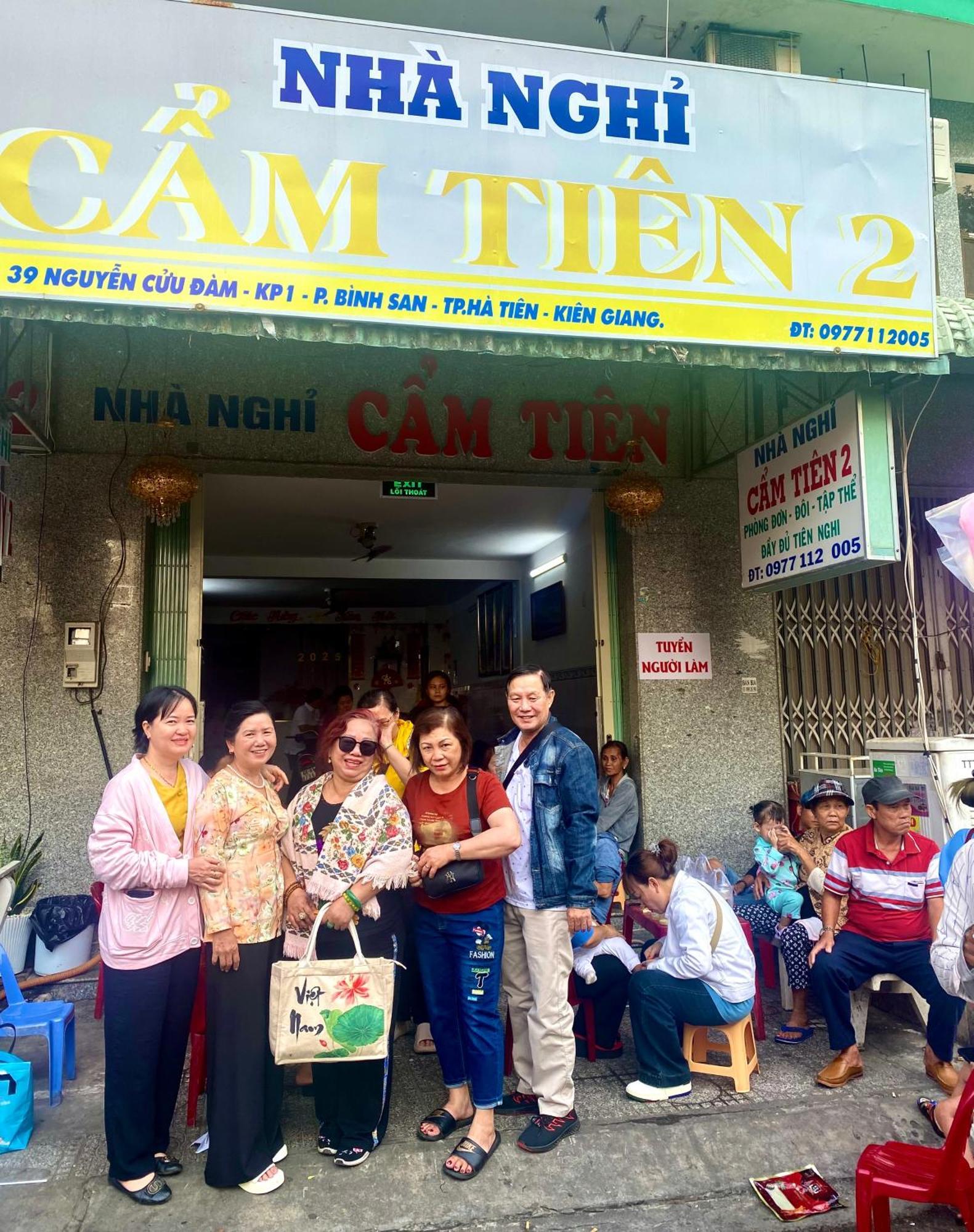 Nha Nghi Cam Tien 2 Hostel Ha Tien Exterior foto